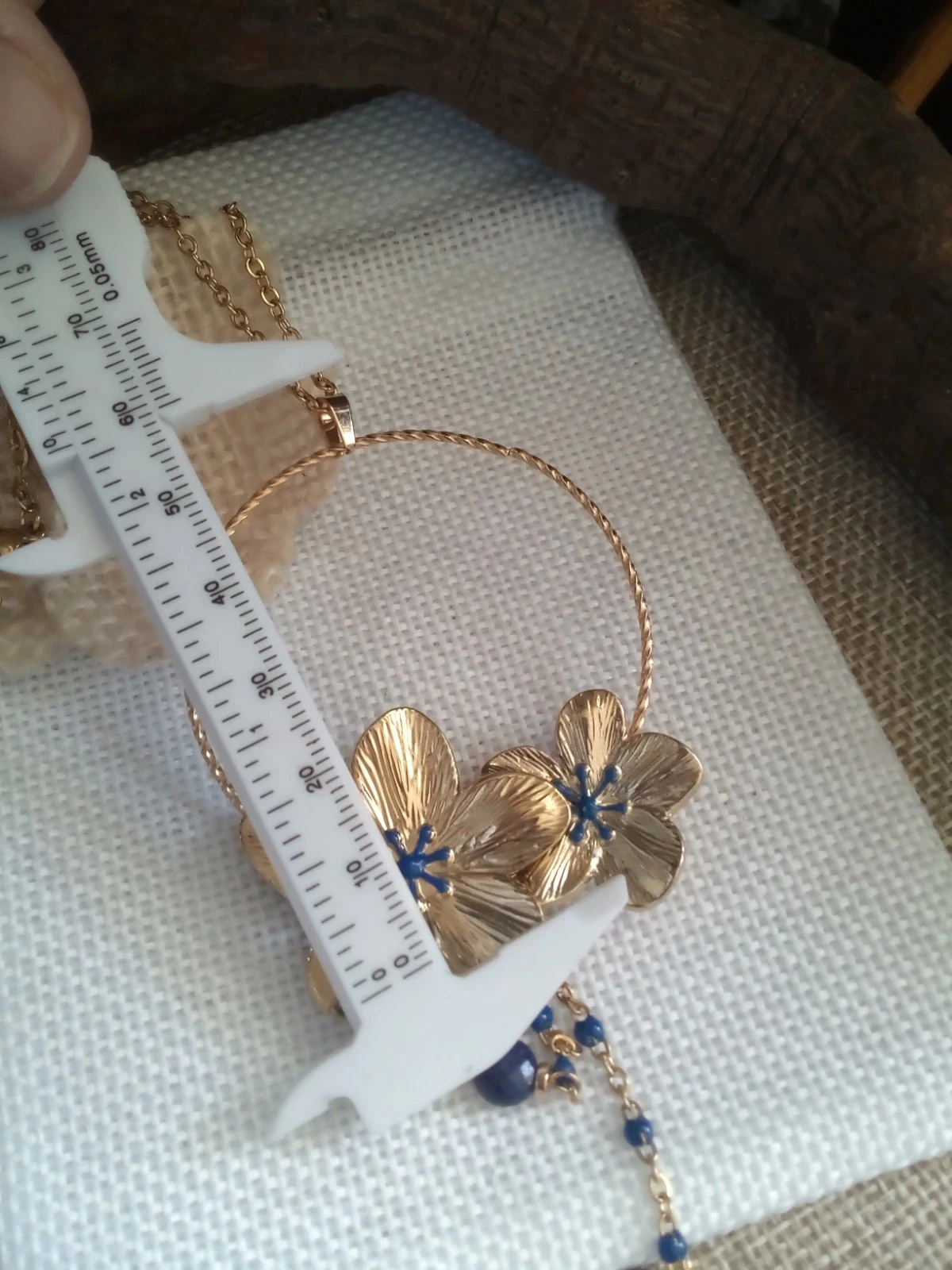 Bohemian necklace with flowers and lapis lazuli stones – photo 3